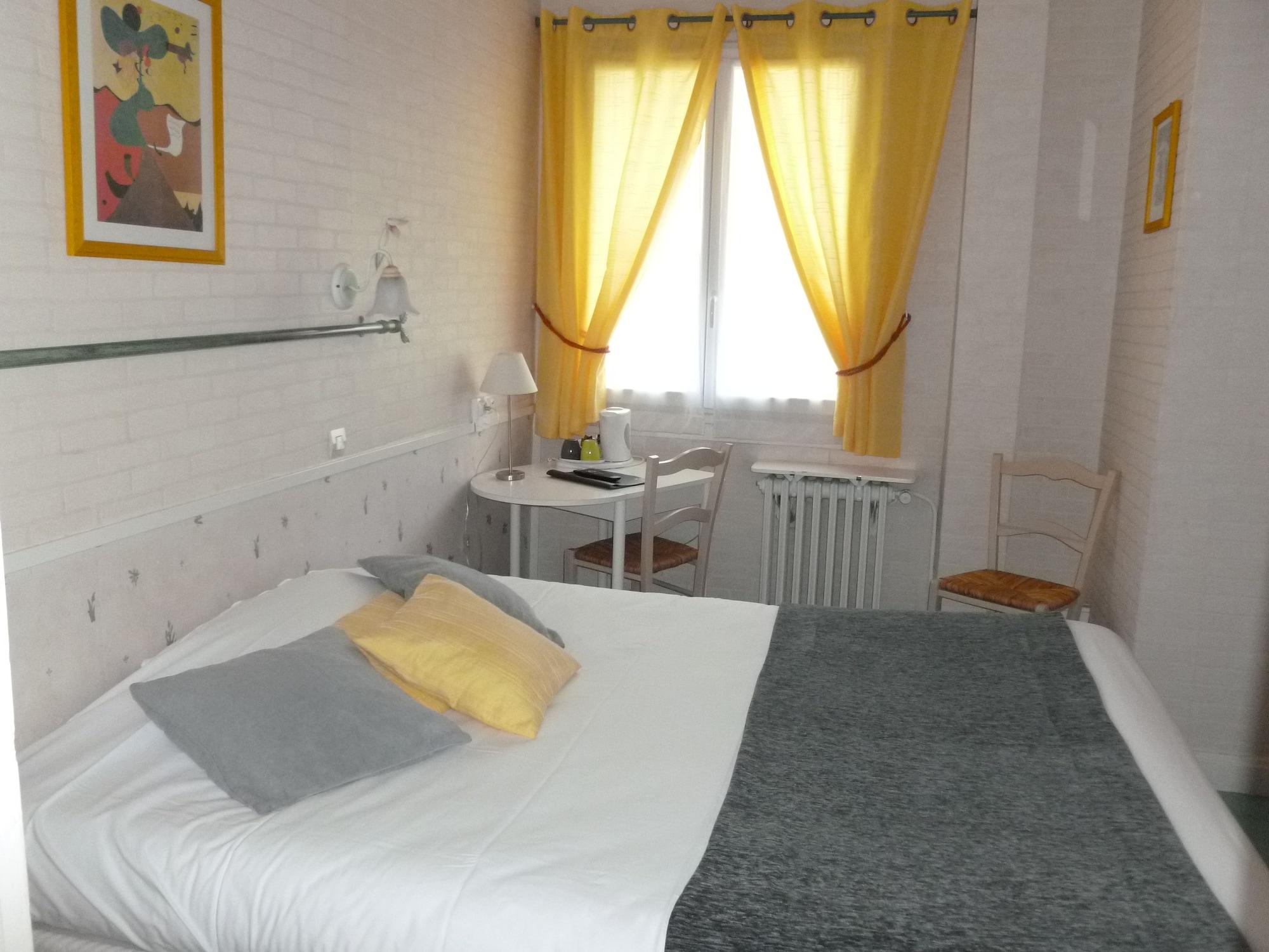 Richelieu, Centre-ville, Perret Hotel